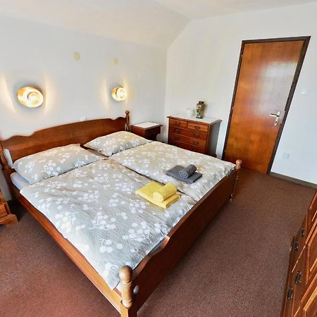 Holiday Home Davca Церкно Екстер'єр фото